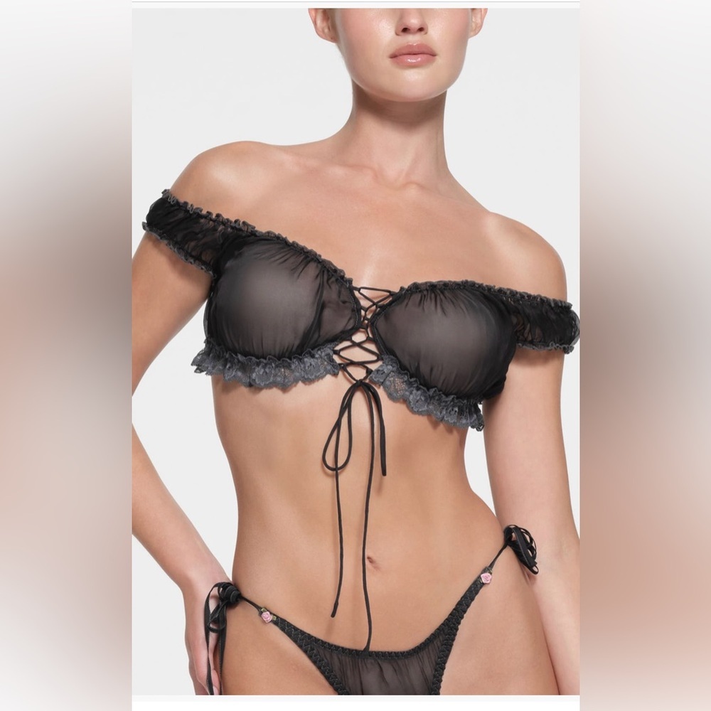 Skims Lace Off-Shoulder Bra